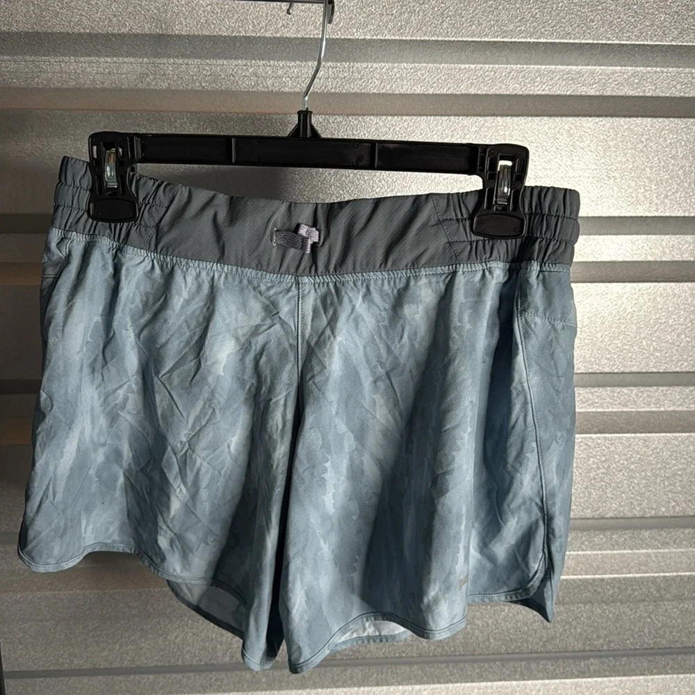 Patagonia Women’s None Trails Shorts 6”, Size Small